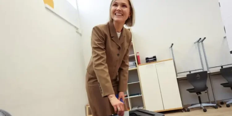 Islandia rechaza por estrecho margen la posibilidad de adherirse a la UE en un referendo que marca la división en el país
