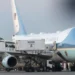 Trump se escondió en un contenedor de comida para cambiar de avión en secreto por una amenaza de Irán, según medios en EE.UU.
