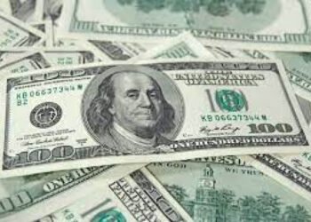 ¿Por qué cada vez más dominicanos deciden ahorrar en dólares?