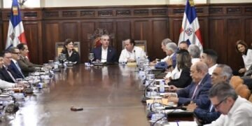 Abinader realiza 22 cambios en su gobierno
