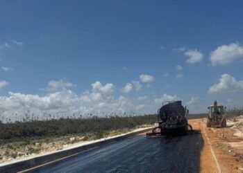 Obra para el turismo | Avanzan a ritmo acelerado trabajos de autovía de cuatro carriles hacia Pedernales