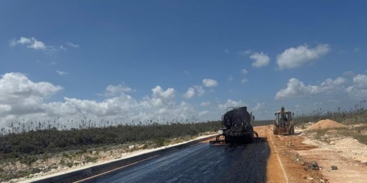 Obra para el turismo | Avanzan a ritmo acelerado trabajos de autovía de cuatro carriles hacia Pedernales