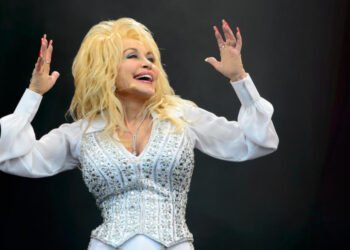 En la teología de Dolly Parton, Dios y la aceptación compartían el mismo escenario
