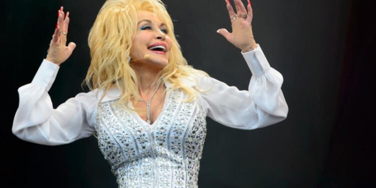 En la teología de Dolly Parton, Dios y la aceptación compartían el mismo escenario