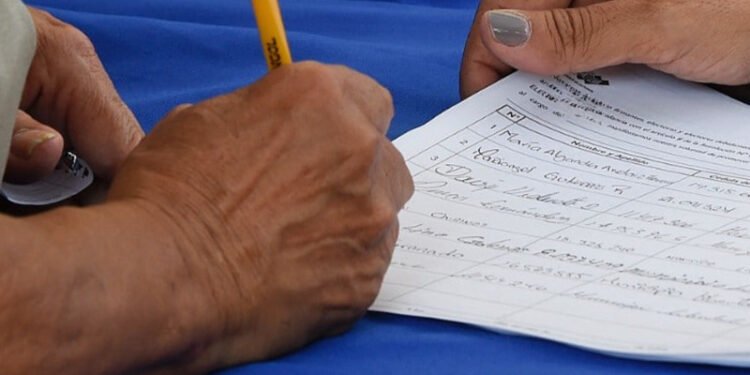 Casi 90 mil firmas para inscribir un partido en JCE