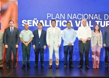 Turismo y RD Vial lanzan plan nacional de señalética turística