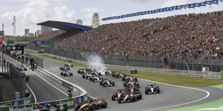 George Russell se lleva la esprint del Gran Premio de Países Bajos, en una carrera que acabó con lluvia