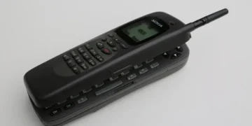 El Nokia 9000 Communicator, el primer teléfono inteligente de la historia, cumple 30 años