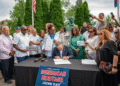 Rhode Island crea matrículas vehiculares para celebrar la herencia dominicana