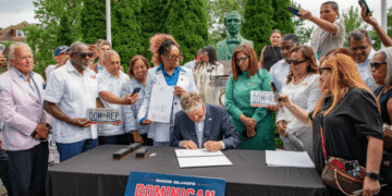 Rhode Island crea matrículas vehiculares para celebrar la herencia dominicana