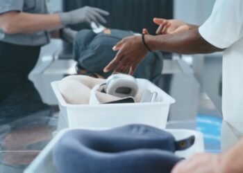 Aeropuerto de Punta Cana usa inteligencia artificial para detectar drogas y divisas no declaradas