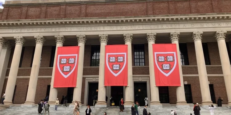 Harvard repite como mejor universidad del mundo y las chinas ganan peso entre las cien primeras