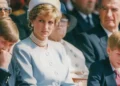 La amarga polémica en torno al libro sobre Diana trae de vuelta tiempos difíciles para la realeza.