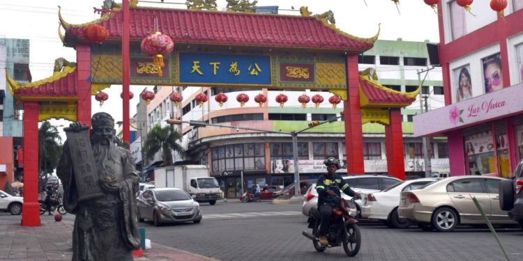 La DGII incluye el lavado de activos en fiscalización a los comercios de chinos