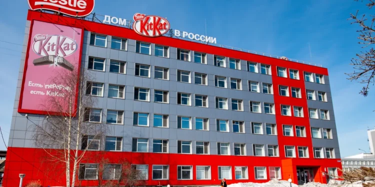 Rusia confisca activos de Nestlé y de tres grupos franceses