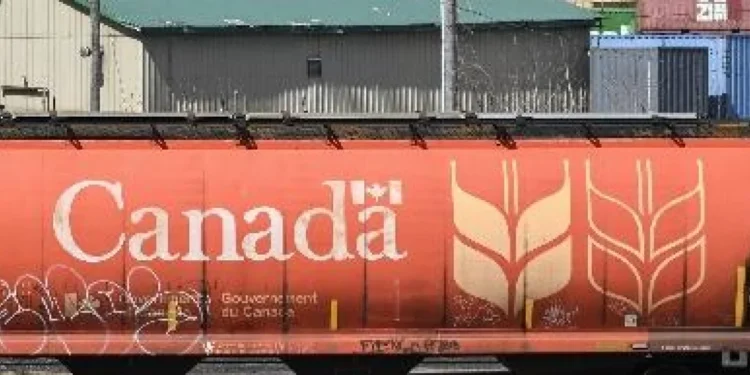 Guerra comercial EU y Canadá se intensifica
