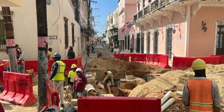 La eterna promesa remozar la Ciudad Colonial: entre retrasos y el descontento social