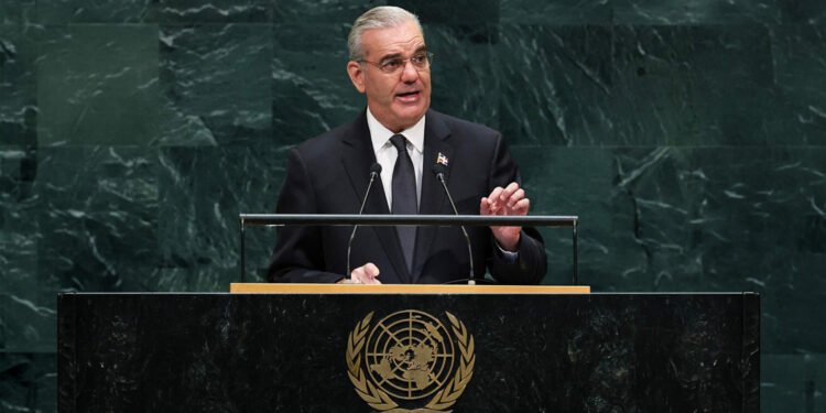 Abinader pide ante la ONU acelerar ayuda para frenar el sargazo