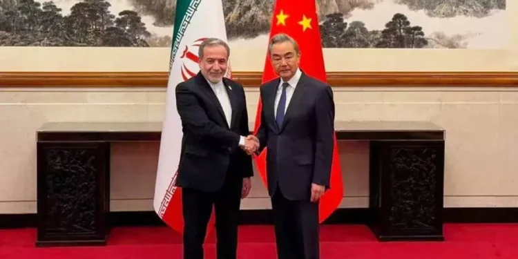 China urge a Irán y EEUU a retomar el acuerdo de paz y reabrir Ormuz lo antes posible