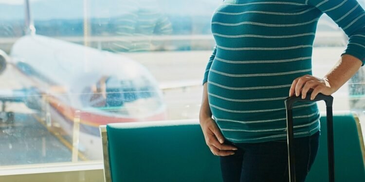 Viajar con el propósito de dar a luz en los EE. UU. no está permitido