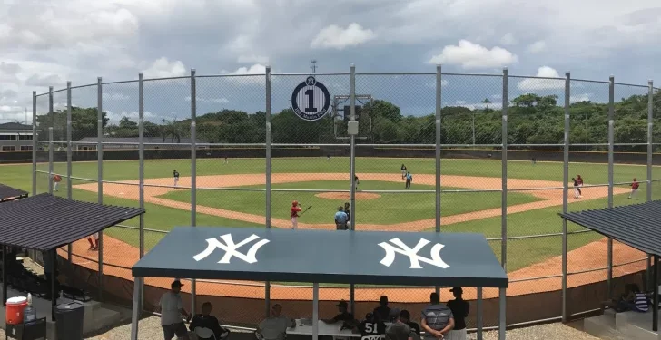 Leones y Gigantes abren sus campos y completan el inicio de la pretemporada de LIDOM