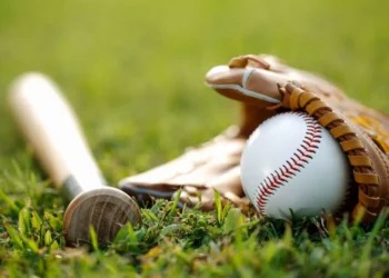 Niños de 11 años con acuerdos millonarios: la cara oculta del negocio de MLB en República Domicana