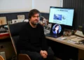 «Escrito por nadie, leído por todos», proclama noticiero hecho por IA que inquieta al periodismo argentino