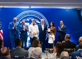 Presidente Abinader inicia entrega oficial del Pasaporte Electrónico para dominicanos en Nueva York, Nueva Jersey y Boston