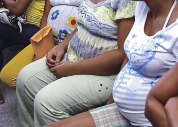 Suben los embarazos de las adolescentes dominicanas y bajan los de las haitianas