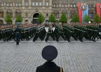Más al ejército, menos a las escuelas: lo que se sabe del presupuesto ruso para 2027