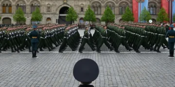 Más al ejército, menos a las escuelas: lo que se sabe del presupuesto ruso para 2027