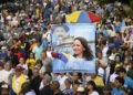 Miles marchan en Venezuela por el retorno de opositora María Corina Machado