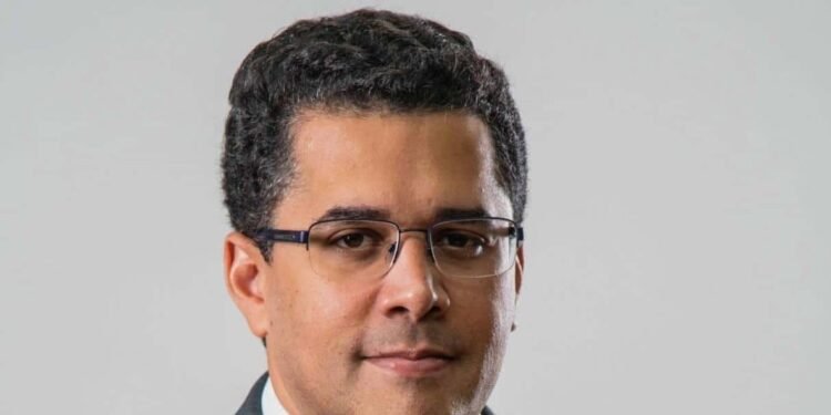 El reloj político de David Collado: ¿Le alcanzará el tiempo camino a las primarias del PRM?