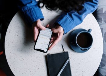 ¿El uso prolongado del celular provoca lesiones?