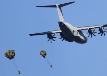 La amenaza de Putin lleva a Reino Unido a efectuar en Alemania la mayor operación paracaidista desde la II Guerra Mundial