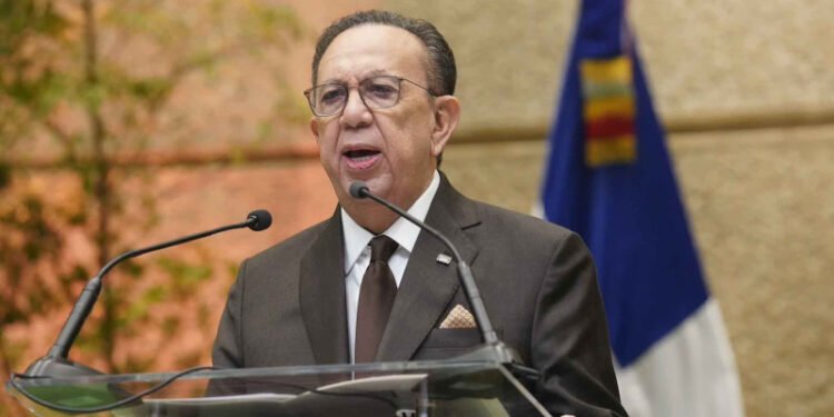 Valdez Albizu: recuperación de mercados emisores impulsa turismo de República Dominicana