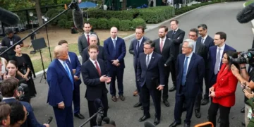 Trump: líderes tecnológicos de EE. UU. acordaron una ‘autorregulación’ de riesgos de IA