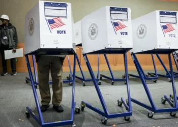 ¿Qué dicen las encuestas a un mes de las elecciones de medio mandato de Estados Unidos?