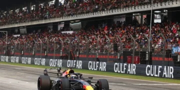 Verstappen gana en Sepang, por delante de Antonelli y Hamilton; Alonso, octavo