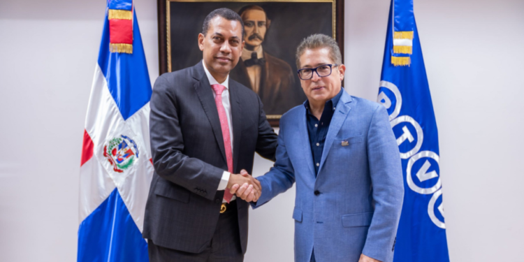 El Indotel impulsa transformación digital de la televisión pública