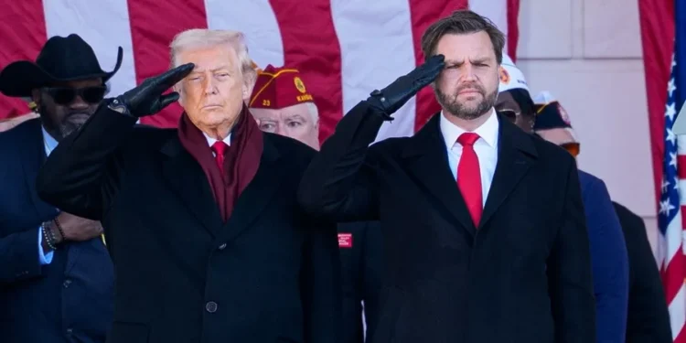 Las ambiciones de JD Vance para 2028, a la espera de las legislativas y el aval de Trump