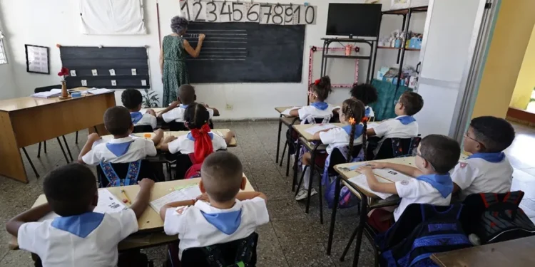 El sector privado en Cuba alivia un curso escolar “difícil” en medio de la crisis en la isla