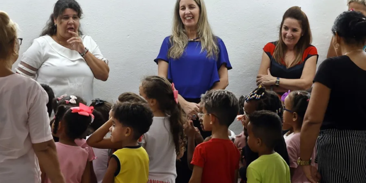 El sector privado en Cuba alivia un curso escolar “difícil” en medio de la crisis en la isla