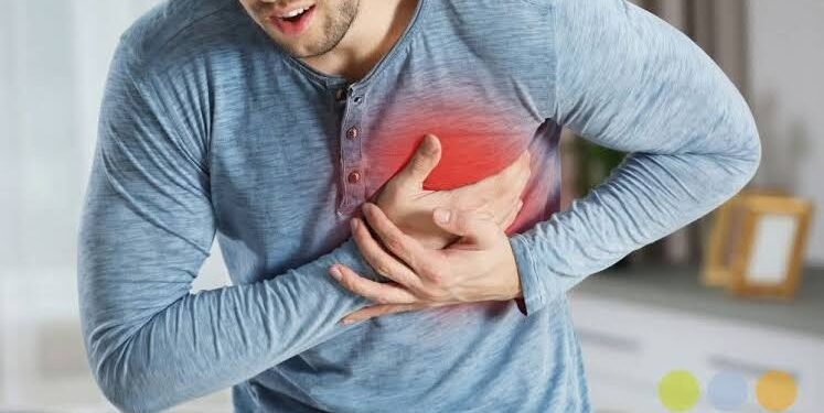 Infarto en personas jóvenes: por qué ocurre y qué síntomas no hay que ignorar, según los expertos