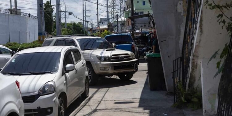 El Distrito Nacional: calles secuestradas, aceras ocupadas y autoridades obligadas a responder